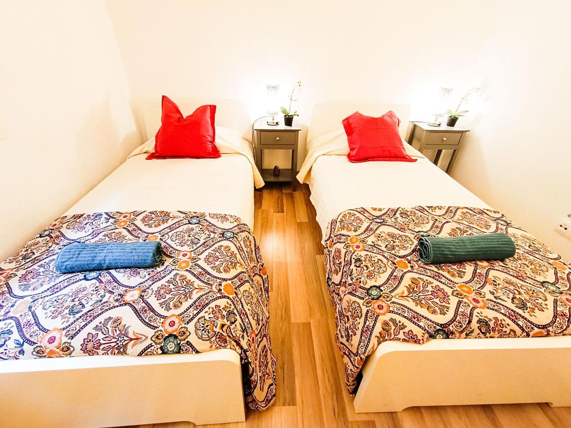 Private Rooms By La Rambla Барселона Экстерьер фото